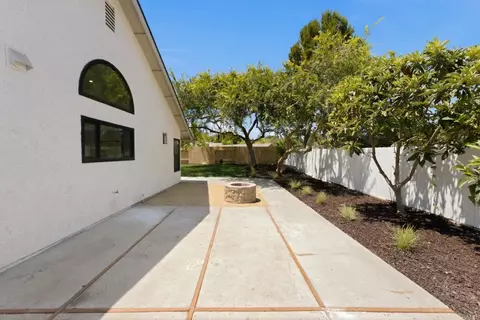 Exterior - 1404 Avenida De Las Adelsas, Encinitas, CA 92024 photo 10 of 17
