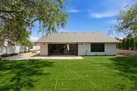 Exterior - 1404 Avenida De Las Adelsas, Encinitas, CA 92024 photo 2 of 17