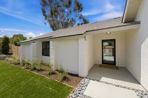 Exterior - 1404 Avenida De Las Adelsas, Encinitas, CA 92024 photo 15 of 17