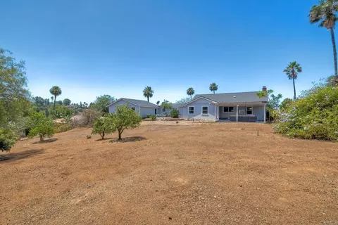 Exterior - 1643 Mesa Verde Dr, Vista, CA 92084 photo 5 of 12