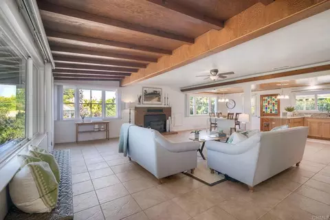 Living - 1643 Mesa Verde Dr, Vista, CA 92084 photo 2 of 3
