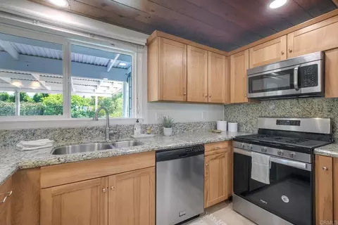 Kitchen - 1643 Mesa Verde Dr, Vista, CA 92084 photo 4 of 4