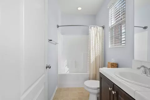 Bath - 1093 Breakaway Dr, Oceanside, CA 92057 photo 3 of 5