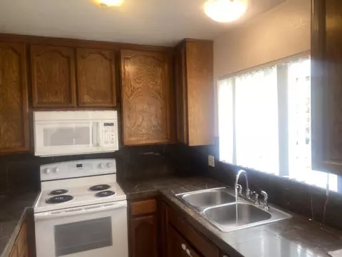 390 E Madison Ave #E, El Cajon, CA 92020 photo 2