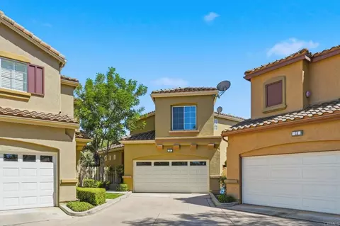 17 Calle De Vida, Rancho Santa Margarita, CA 92688