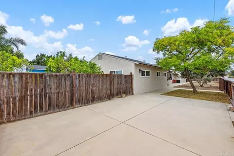 Exterior - 233 Grace St, Oceanside, CA 92054 photo 4 of 10