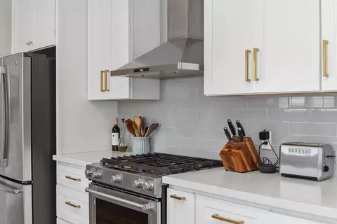 Kitchen - 233 Grace St, Oceanside, CA 92054 photo 4 of 7