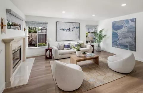Living - 2471 Calle San Clemente, Encinitas, CA 92024 photo 2 of 3