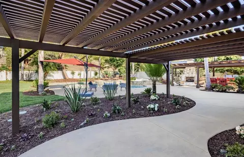 Exterior - 2471 Calle San Clemente, Encinitas, CA 92024 photo 5 of 11
