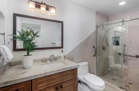 Bath - 2471 Calle San Clemente, Encinitas, CA 92024 photo 1 of 5