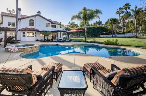Exterior - 2471 Calle San Clemente, Encinitas, CA 92024 photo 3 of 11