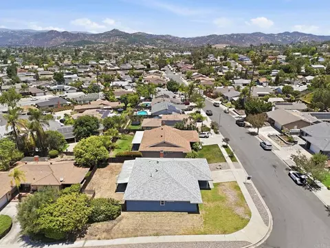 View/Area - 1620 Kenora Dr, Escondido, CA 92027 photo 2 of 4