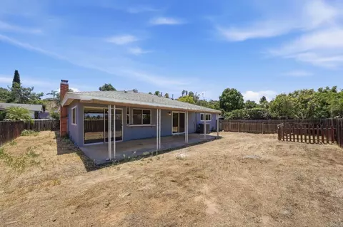 Exterior - 1620 Kenora Dr, Escondido, CA 92027 photo 8 of 9