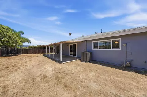 Exterior - 1620 Kenora Dr, Escondido, CA 92027 photo 5 of 9