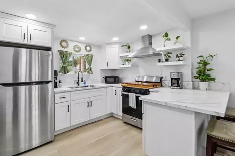 Kitchen - 133 Natal Way, Vista, CA 92083 photo 2 of 3