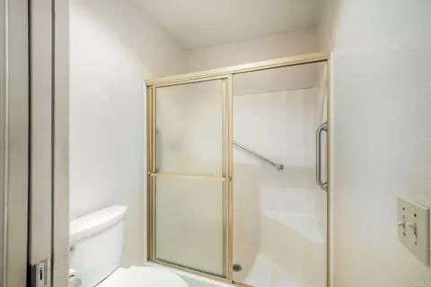 Bath - 4206 Dawn, Oceanside, CA 92056 photo 3 of 3