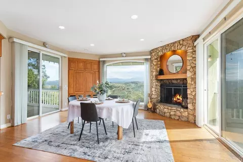 4327 Hollyhill Rd, Vista, CA 92084