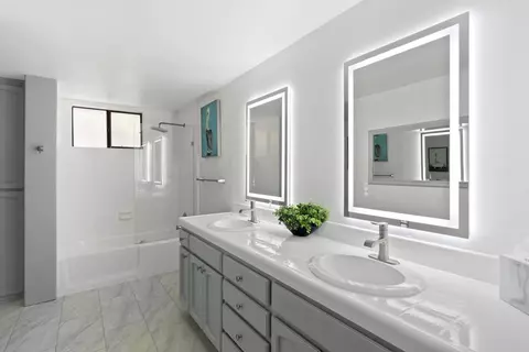 Bath - 24627 Watt Rd, Ramona, CA 92065 photo 2 of 2