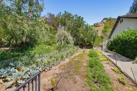Exterior - 12725 Monte Vista Rd, Poway, CA 92064 photo 5 of 18