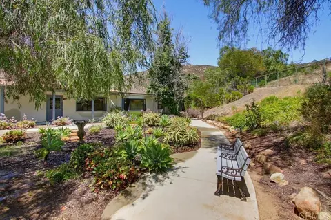 Exterior - 12725 Monte Vista Rd, Poway, CA 92064 photo 17 of 18