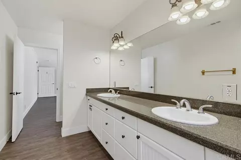 Bath - 12725 Monte Vista Rd, Poway, CA 92064 photo 6 of 9