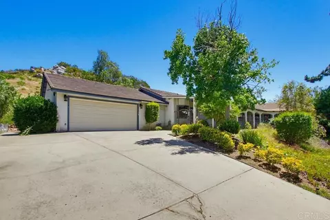 Exterior - 12725 Monte Vista Rd, Poway, CA 92064 photo 4 of 18