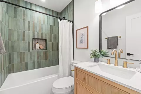 Bath - 4999 Macario Dr, Oceanside, CA 92057 photo 2 of 2