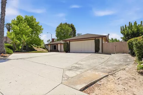 Exterior - 601 Cerro St, Encinitas, CA 92024 photo 6 of 7