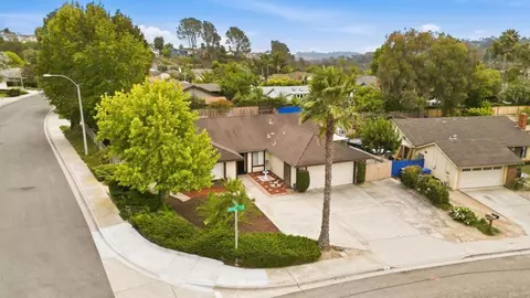 View/Area - 601 Cerro St, Encinitas, CA 92024 photo 2 of 7