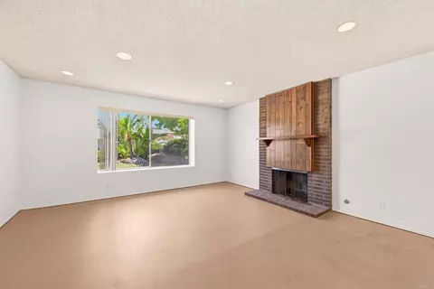Living - 601 Cerro St, Encinitas, CA 92024 photo 3 of 7