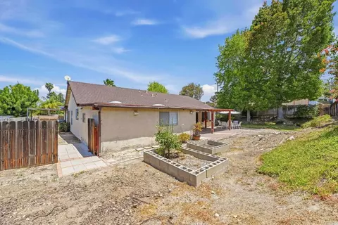 Exterior - 601 Cerro St, Encinitas, CA 92024 photo 4 of 7