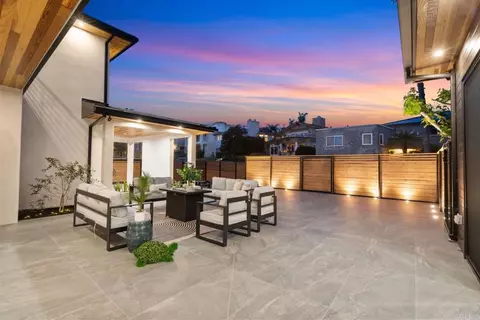 Exterior - 5610 Bellevue Ave, La Jolla, CA 92037 photo 7 of 9