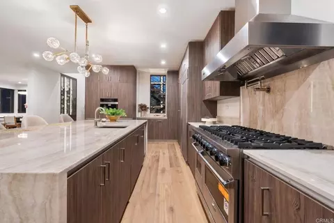Kitchen - 5610 Bellevue Ave, La Jolla, CA 92037 photo 4 of 4