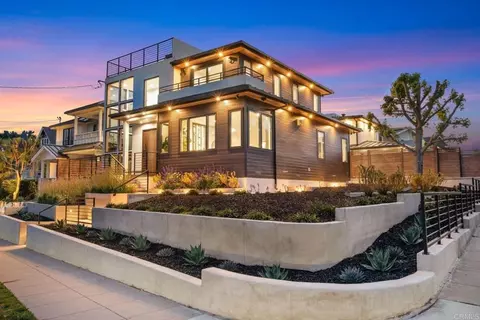 Exterior - 5610 Bellevue Ave, La Jolla, CA 92037 photo 8 of 9