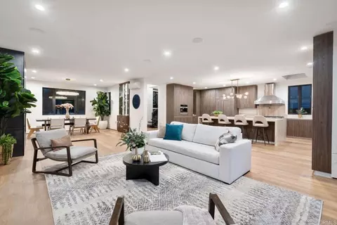 Living - 5610 Bellevue Ave, La Jolla, CA 92037 photo 3 of 3