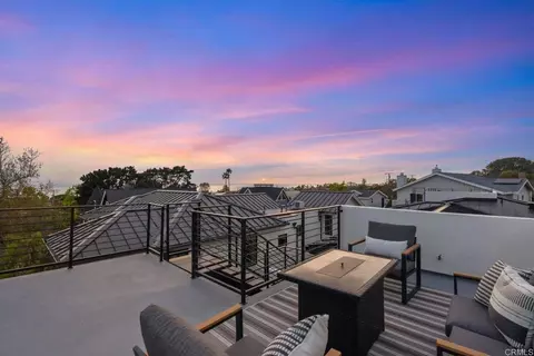 Exterior - 5610 Bellevue Ave, La Jolla, CA 92037 photo 6 of 9
