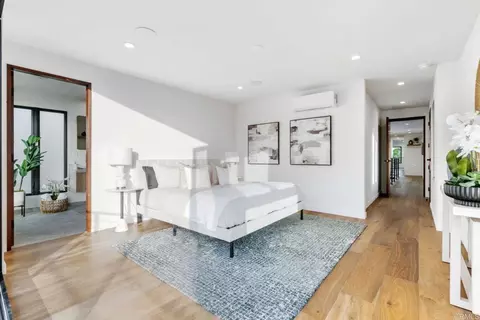 Bedroom - 5610 Bellevue Ave, La Jolla, CA 92037 photo 1 of 3