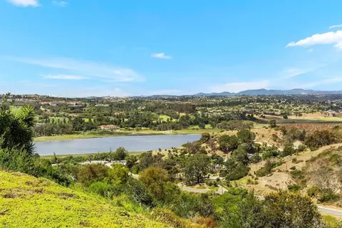 View/Area - 1729 Gascony Rd, Encinitas, CA 92024 photo 2 of 4