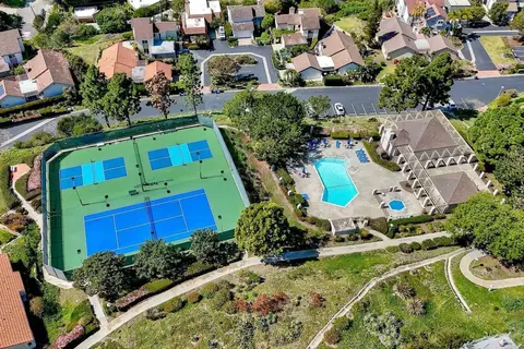 View/Area - 1729 Gascony Rd, Encinitas, CA 92024 photo 3 of 4