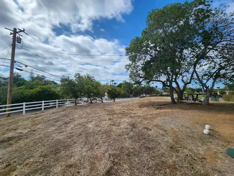 1060 Crest View Dr, Vista, CA 92081 photo 27