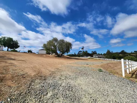 1060 Crest View Dr, Vista, CA 92081 photo 12