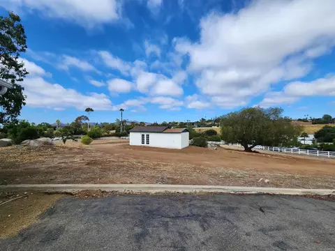 1060 Crest View Dr, Vista, CA 92081 photo 10