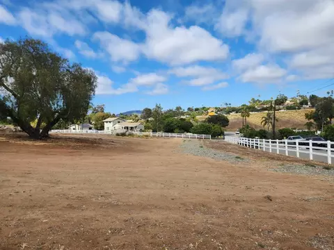 1060 Crest View Dr, Vista, CA 92081 photo 15