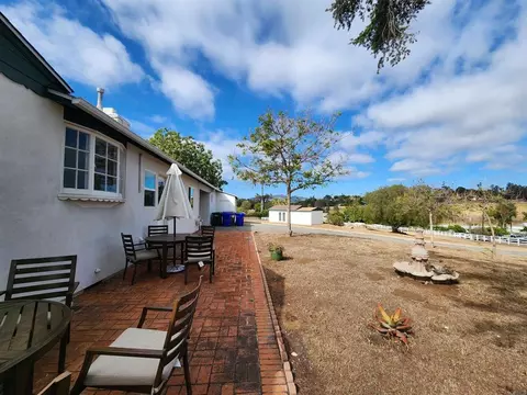 1060 Crest View Dr, Vista, CA 92081 photo 23