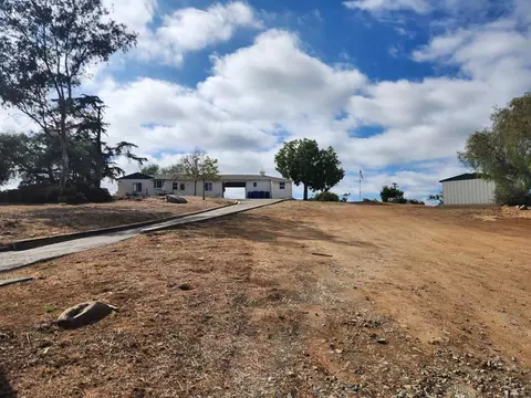 1060 Crest View Dr, Vista, CA 92081 photo 13