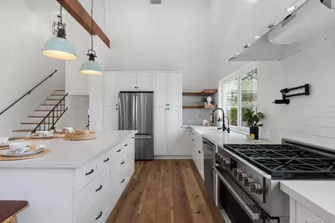 Kitchen - 1528 Avenida De Los Lirios, Encinitas, CA 92024 photo 2 of 4