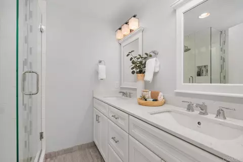 Bath - 1528 Avenida De Los Lirios, Encinitas, CA 92024 photo 2 of 5