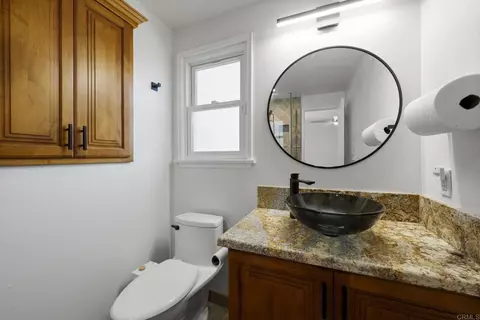 Bath - 12337 Witt Rd, Poway, CA 92064 photo 3 of 4