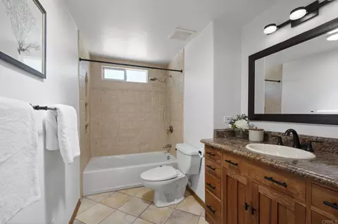 Bath - 12337 Witt Rd, Poway, CA 92064 photo 2 of 4
