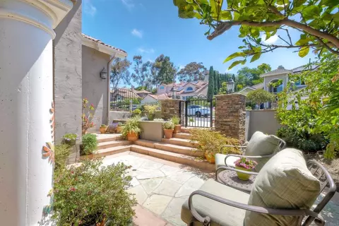 Exterior - 1176 Quail Gardens Ct, Encinitas, CA 92024 photo 5 of 11
